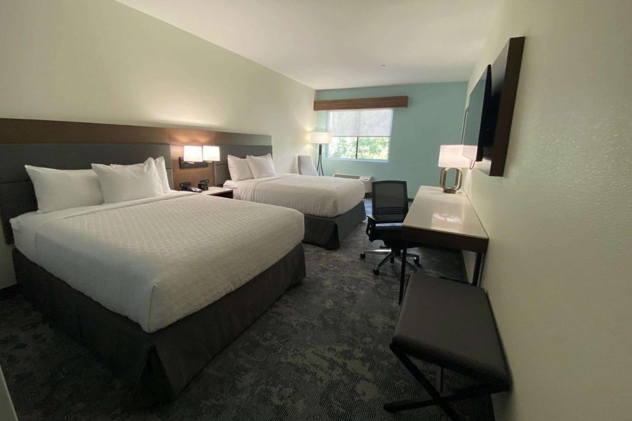 La Quinta Inn & Suites By Wyndham Santa Cruz Luaran gambar